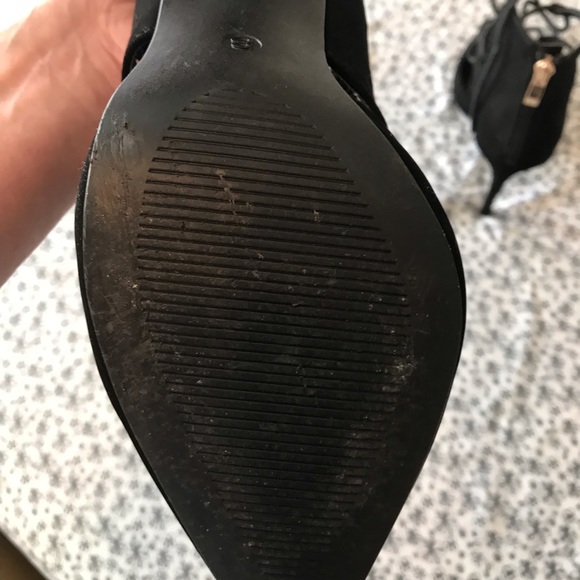 Black lace up heels with zipper on back - Picture 2 of 4